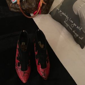 ❤️ Jimmy Choo Booties Red Leather snake skin ❤️